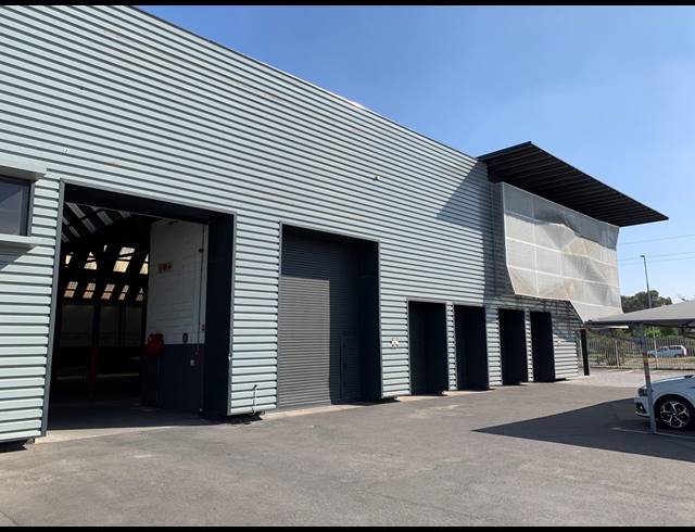 1,710M² FACTORY TO LET IN AIRPORT INDUSTRIA